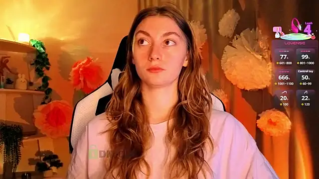 lady curls online show from April 7, 9:37 pm