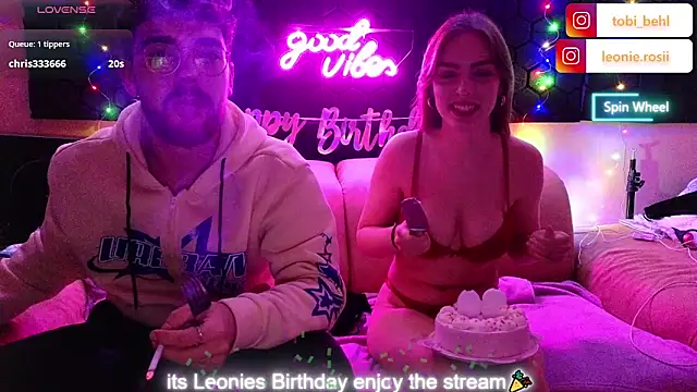 MrAndMrsSavage online show from December 16, 8:58 pm