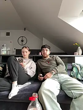 MrAndMrsSavage online show from March 14, 8:42 am