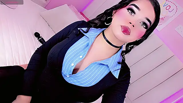 OSMARIEL SWEETT online show from June 14, 2:30 pm
