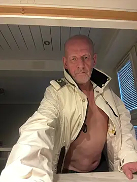 malematureisbest online show from February 14, 4:48 pm