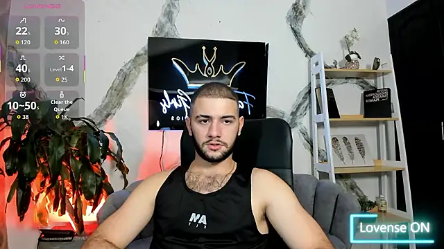 Snapshot of MaximusDick1_ chatting on January 11, 3:33 am MaximusDick1 online show from January 11, 3:33 am