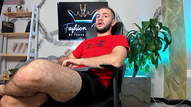 Snapshot of MaximusDick1_ chatting on January 14, 4:07 am MaximusDick1 online show from January 14, 4:07 am