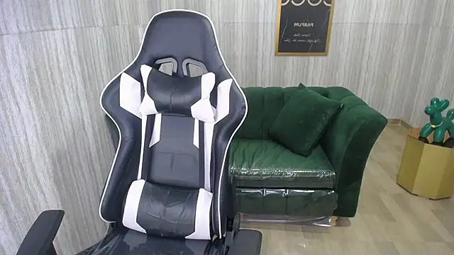 Snapshot of Bela_t_ chatting on December 5, 7:49 pm Bela t online show from December 5, 7:49 pm