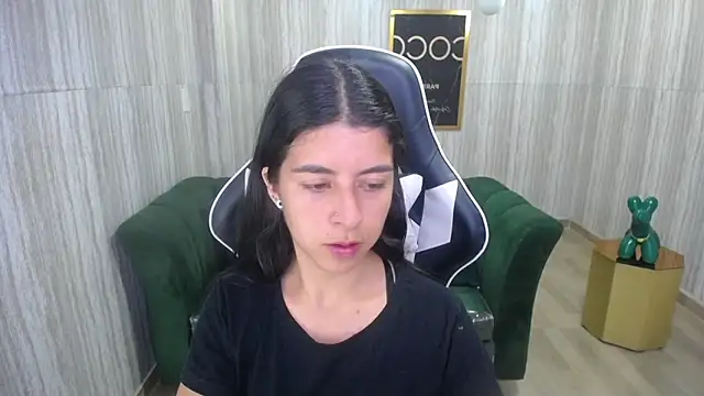 Snapshot of Bela_t_ chatting on December 10, 4:38 pm Bela t online show from December 10, 4:38 pm