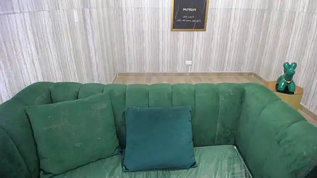 Snapshot of Bela_t_ chatting on December 13, 7:32 pm Bela t online show from December 13, 7:32 pm