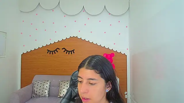 Snapshot of Bela_t_ chatting on December 29, 11:07 am Bela t online show from December 29, 11:07 am