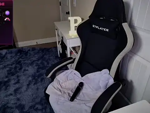 Brooklyn Bee online show from February 24, 3:23 am