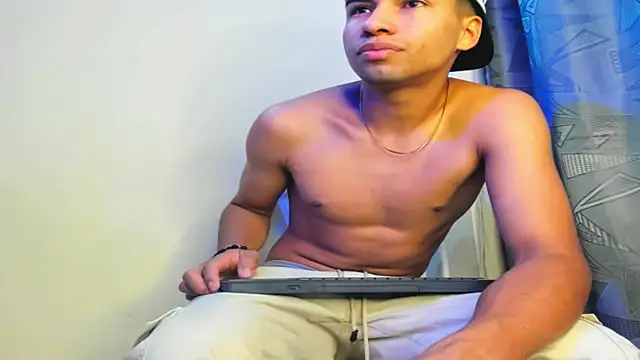 andy 0018 online show from December 27, 9:28 am