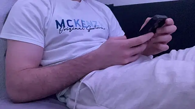 leonicecock0 online show from December 6, 11:25 pm