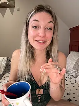 carlaaa online show from February 9, 9:08 pm