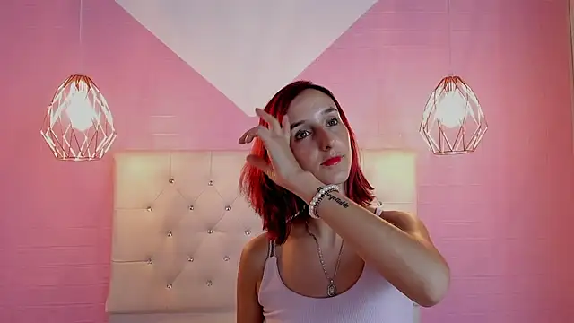 Ambar Roux  online show from February 3, 8:03 pm