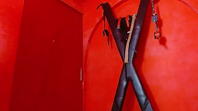 Ambar Roux  online show from March 12, 7:35 am