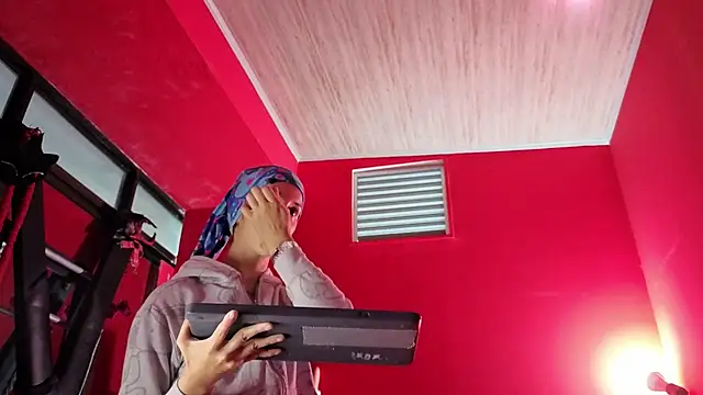 Ambar Roux  online show from February 2, 7:56 pm