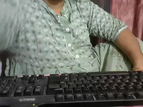 Snapshot of Naughty_Nityaa chatting on January 2, 9:33 am Naughty Nityaa online show from January 2, 9:33 am