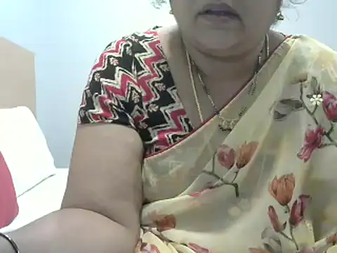 Snapshot of Naughty_Nityaa chatting on January 7, 7:42 am Naughty Nityaa online show from January 7, 7:42 am