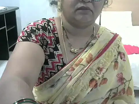 Snapshot of Naughty_Nityaa chatting on January 7, 11:05 am Naughty Nityaa online show from January 7, 11:05 am