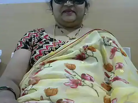 Snapshot of Naughty_Nityaa chatting on January 10, 1:41 pm Naughty Nityaa online show from January 10, 1:41 pm