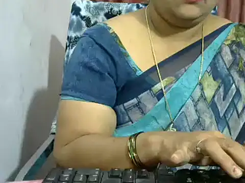 Snapshot of Naughty_Nityaa chatting on January 17, 1:03 pm Naughty Nityaa online show from January 17, 1:03 pm