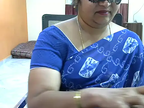 Snapshot of Naughty_Nityaa chatting on February 10, 3:21 pm Naughty Nityaa online show from February 10, 3:21 pm