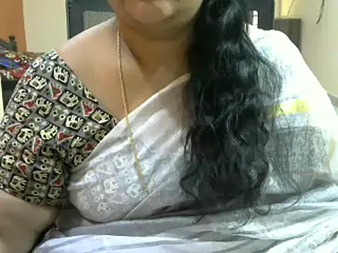 Snapshot of Naughty_Nityaa chatting on February 17, 7:26 am Naughty Nityaa online show from February 17, 7:26 am