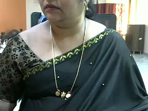 Snapshot of Naughty_Nityaa chatting on February 18, 10:49 am Naughty Nityaa online show from February 18, 10:49 am