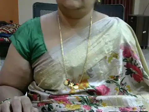Snapshot of Naughty_Nityaa chatting on February 22, 12:40 pm Naughty Nityaa online show from February 22, 12:40 pm