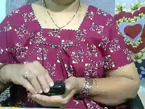 Snapshot of Naughty_Nityaa chatting on March 20, 6:20 pm Naughty Nityaa online show from March 20, 6:20 pm