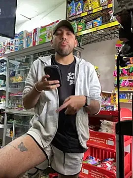 JuanZapata33 online show from April 7, 8:53 pm