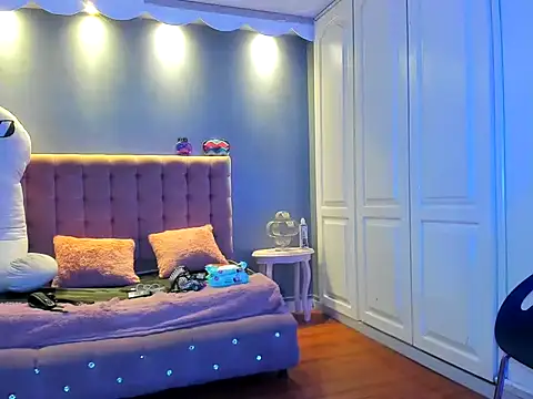 AliceLee  online show from April 1, 1:12 pm