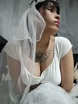 Baela Yun online show from August 4, 8:33 pm