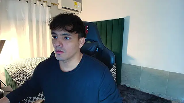 man dur07 online show from December 14, 9:08 pm