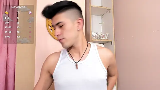 Snapshot of Ryan_Clark_ chatting on December 4, 7:45 pm Ryan Clark online show from December 4, 7:45 pm