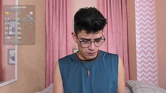 Snapshot of Ryan_Clark_ chatting on December 11, 7:36 pm Ryan Clark online show from December 11, 7:36 pm