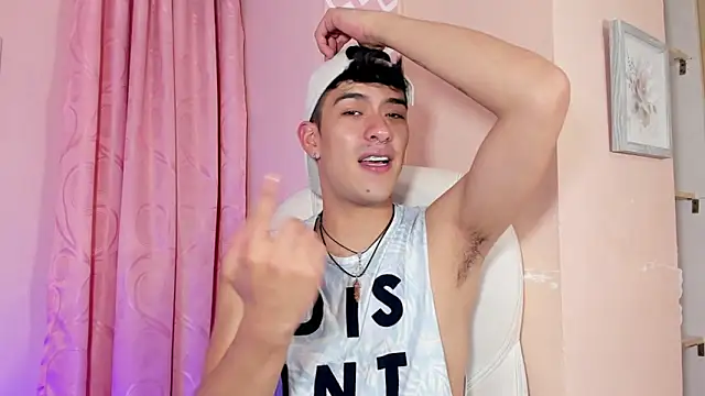 Snapshot of Ryan_Clark_ chatting on January 14, 8:04 pm Ryan Clark online show from January 14, 8:04 pm