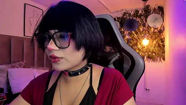 Snapshot of Kitty_Gang chatting on April 28, 2:27 am Kitty Gang online show from April 28, 2:27 am