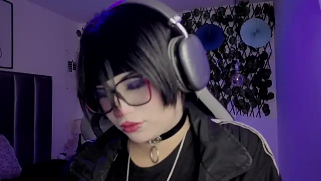 Snapshot of Kitty_Gang chatting on April 30, 1:23 am Kitty Gang online show from April 30, 1:23 am