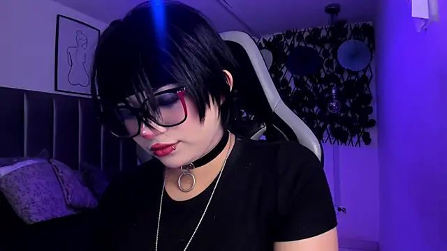 Snapshot of Kitty_Gang chatting on May 1, 1:21 am Kitty Gang online show from May 1, 1:21 am