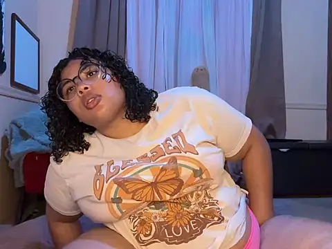 TheeGoddessAset online show from February 10, 3:13 am