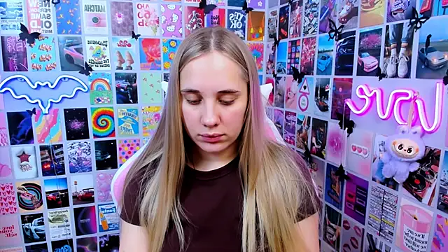 Snapshot of MiaMilas chatting on January 8, 3:36 pm MiaMilas online show from January 8, 3:36 pm