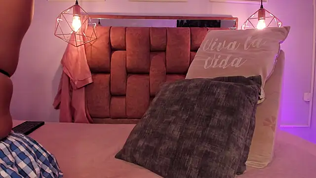 kristakinnky online show from April 10, 11:59 am