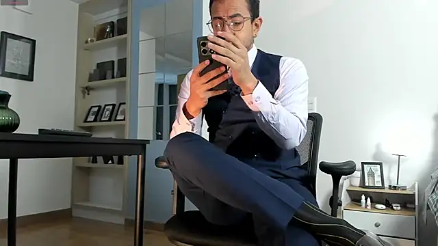 Snapshot of pablo-rincon95 chatting on June 10, 11:31 am pablo-rincon95 online show from June 10, 11:31 am