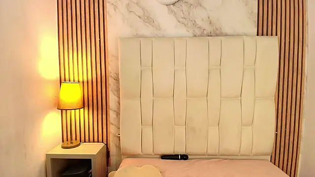 Snapshot of Emily_Trujillo chatting on January 10, 7:04 pm Emily Trujillo online show from January 10, 7:04 pm