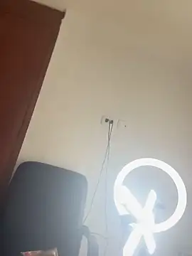 Snapshot of Emily_Trujillo chatting on February 14, 10:01 am Emily Trujillo online show from February 14, 10:01 am