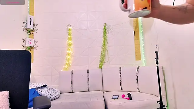 Snapshot of Mabelydani chatting on February 27, 1:28 pm Mabelydani online show from February 27, 1:28 pm