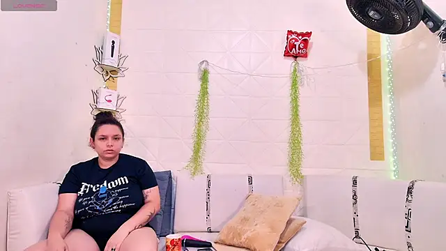 Snapshot of Mabelydani chatting on March 4, 12:44 pm Mabelydani online show from March 4, 12:44 pm