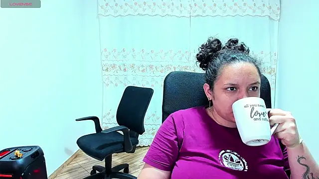 Snapshot of Mabelydani chatting on September 11, 10:26 am Mabelydani online show from September 11, 10:26 am