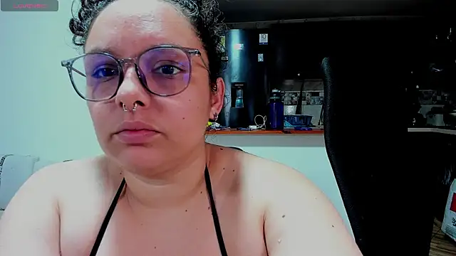 Snapshot of Mabelydani chatting on October 8, 10:51 pm Mabelydani online show from October 8, 10:51 pm