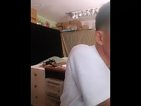 hkwildguy online show from May 27, 8:44 am