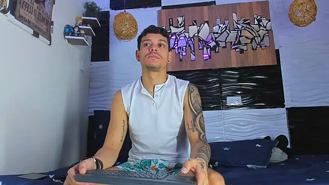 Friendsofeverything  online show from December 5, 1:42 pm